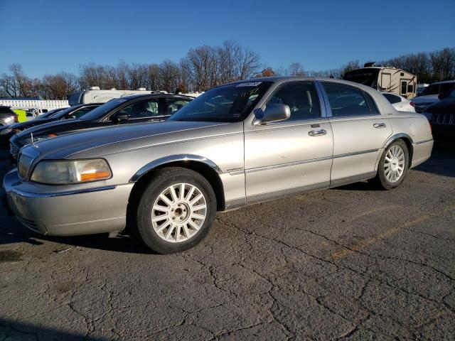 2005 Lincoln Town Car Signature