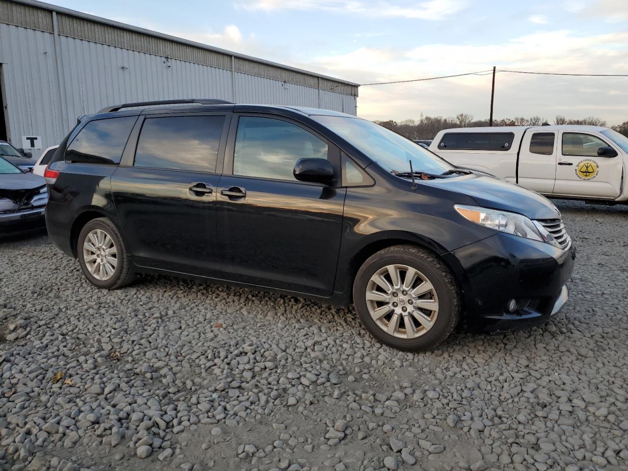 2014 Toyota Sienna Xle vin: 5TDDK3DCXES075066