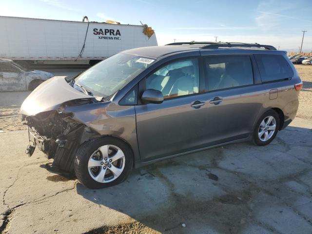 2018 Toyota Sienna LE