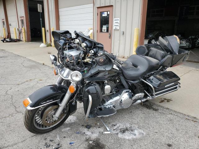 2011 HARLEY-DAVIDSON FLHTCU 1HD1FC412BB639249