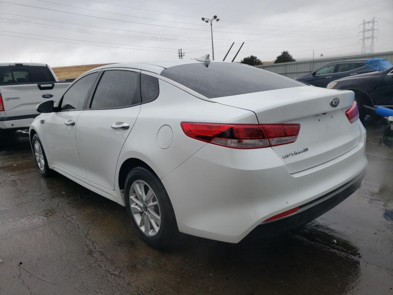 2018 Kia Optima Lx vin: 5XXGT4L37JG188390