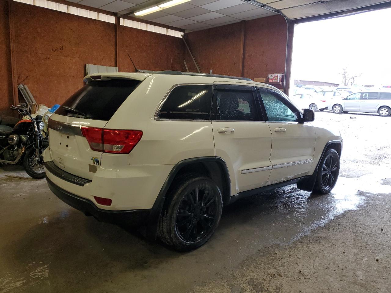 2013 Jeep Grand Cherokee Laredo vin: 1C4RJFAG4DC587195