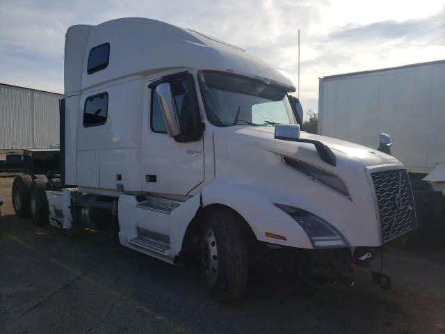 2020 VOLVO VN VNL #3024949404