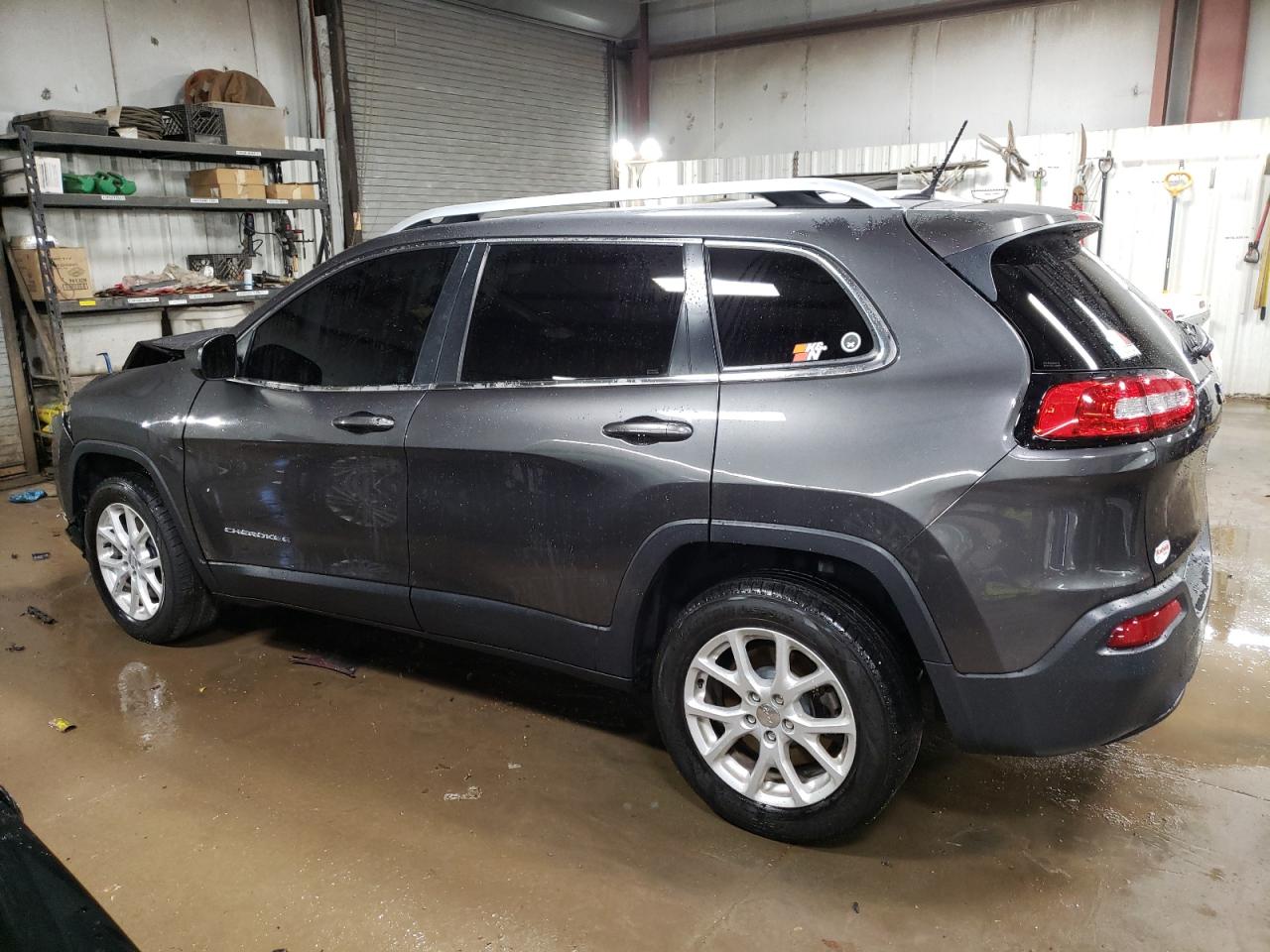 2015 Jeep Cherokee Latitude vin: 1C4PJLCS3FW531659