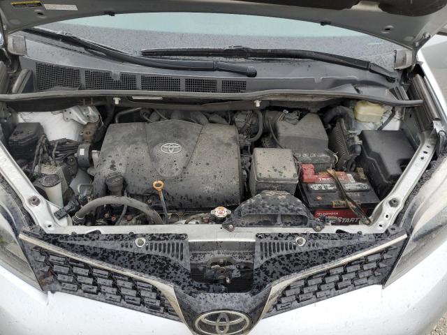  TOYOTA SIENNA 2019 Сріблястий