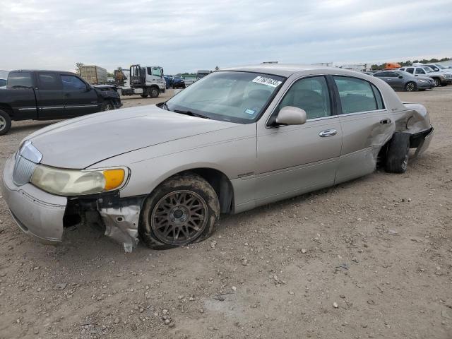 1999 Lincoln Town Car Signature