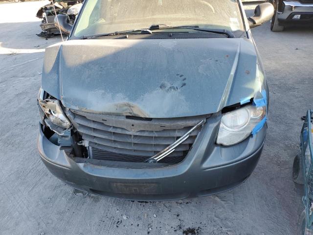 2C4GP44RX5R215800 | 2005 Chrysler town & country lx