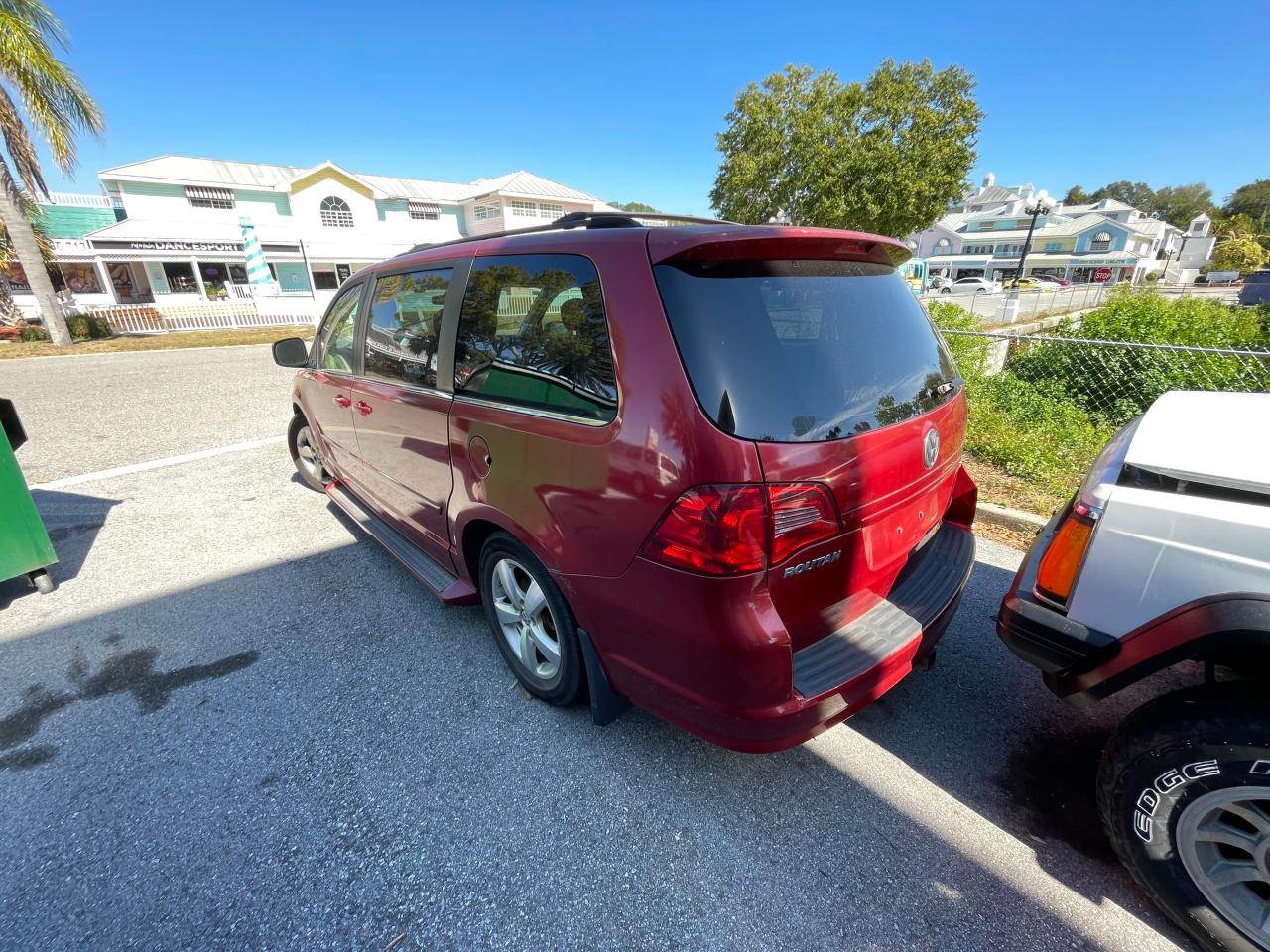 2V8HW54X19R560767 2009 Volkswagen Routan Sel