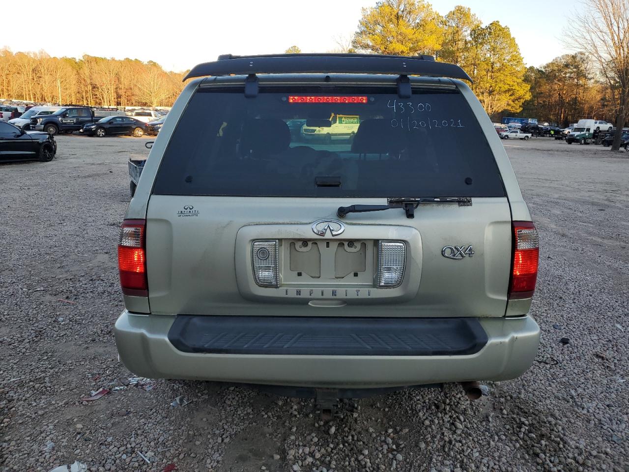 JNRDR09Y31W215855 2001 Infiniti Qx4