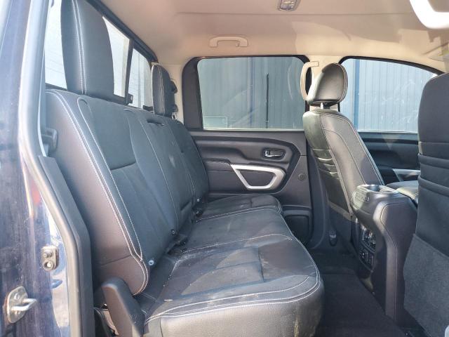  NISSAN TITAN 2018 Синій