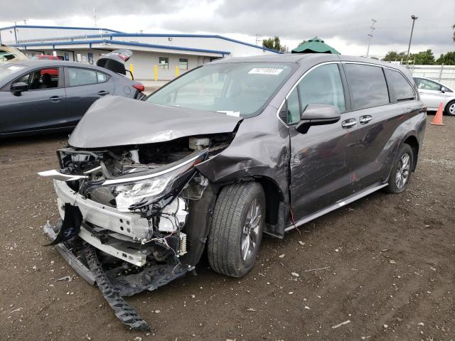 2023 Toyota Sienna XLE