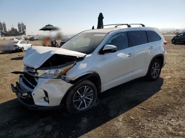 2017 Toyota Highlander SE