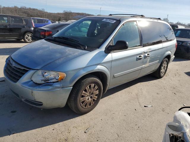 2005 Chrysler Town & Country LX