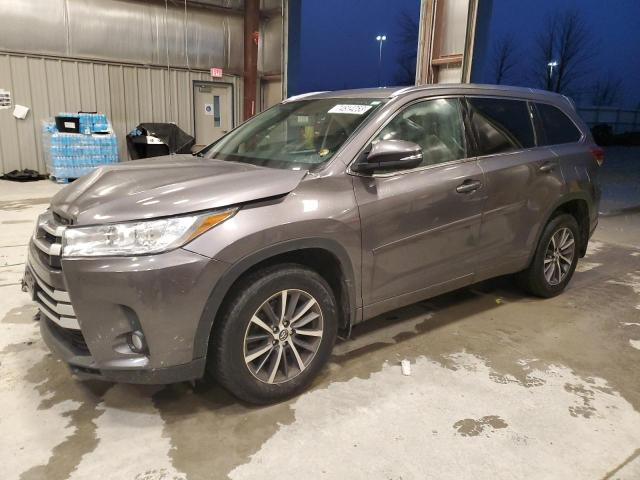 2017 Toyota Highlander SE