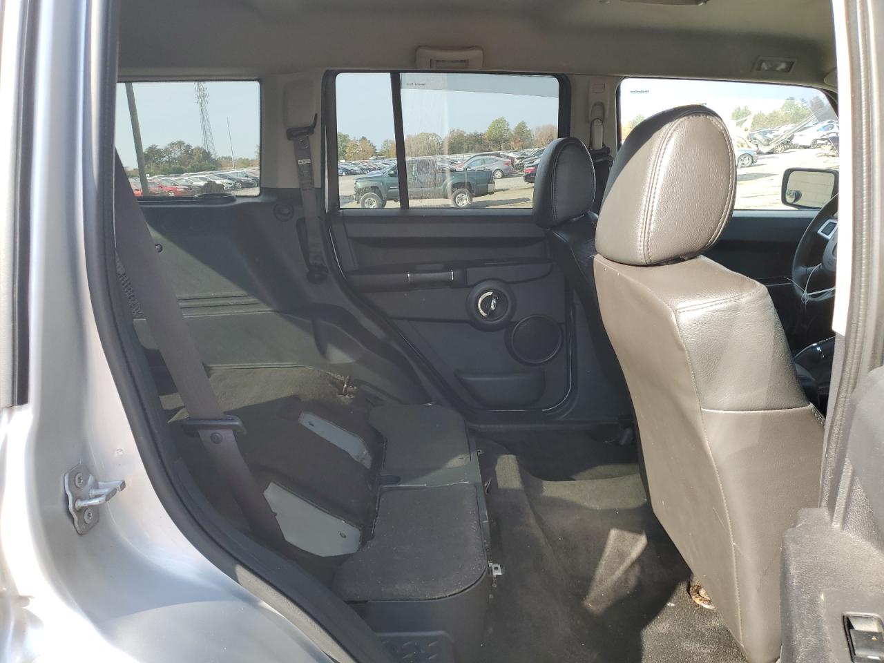 1J8HG48K99C553942 2009 Jeep Commander Sport 1J8HG48K99C553942 2009 Jeep Commander Sport