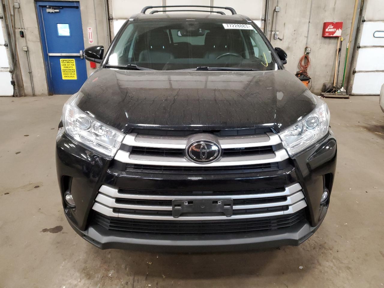 2018 Toyota Highlander Se vin: 5TDJZRFH3JS525628