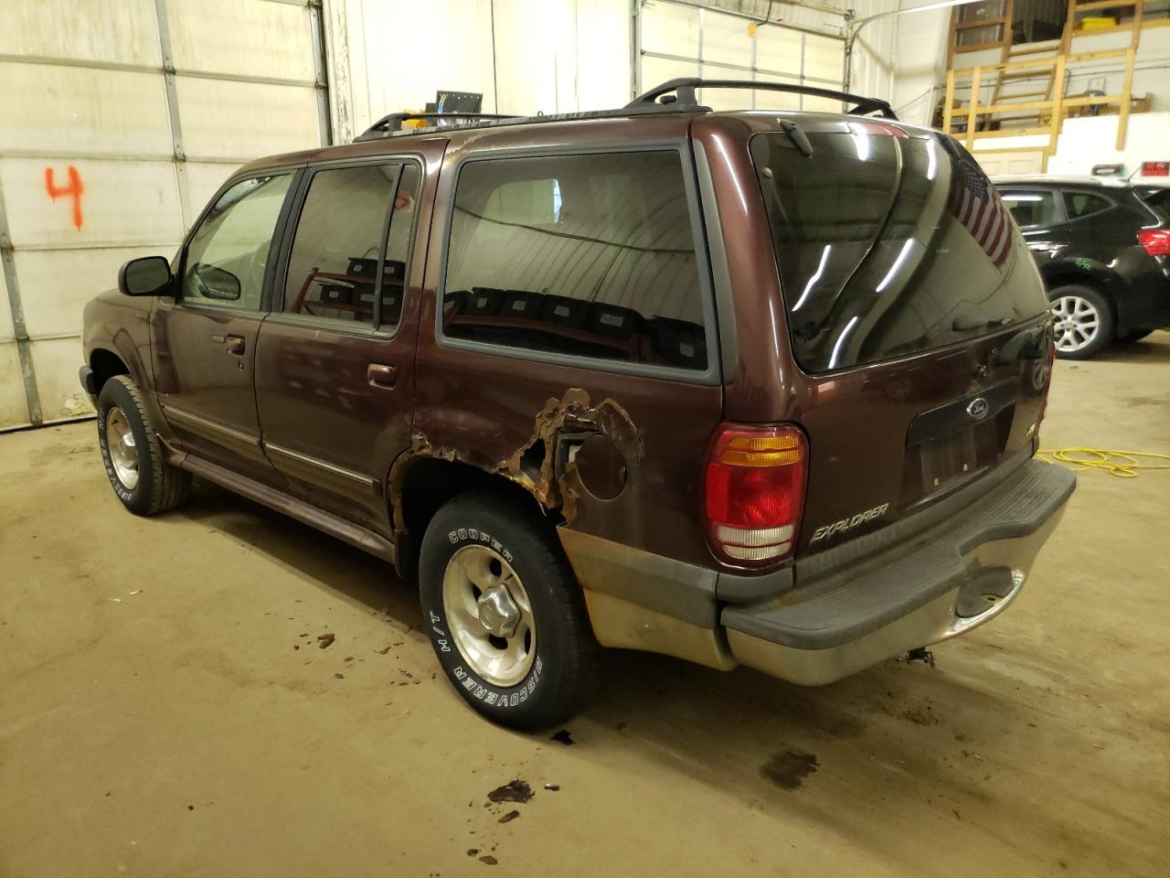 1FMZU34E2XUC26963 1999 Ford Explorer