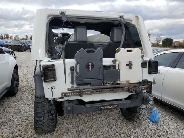 1C4AJWBG7FL637991 Jeep Wrangler Sahara