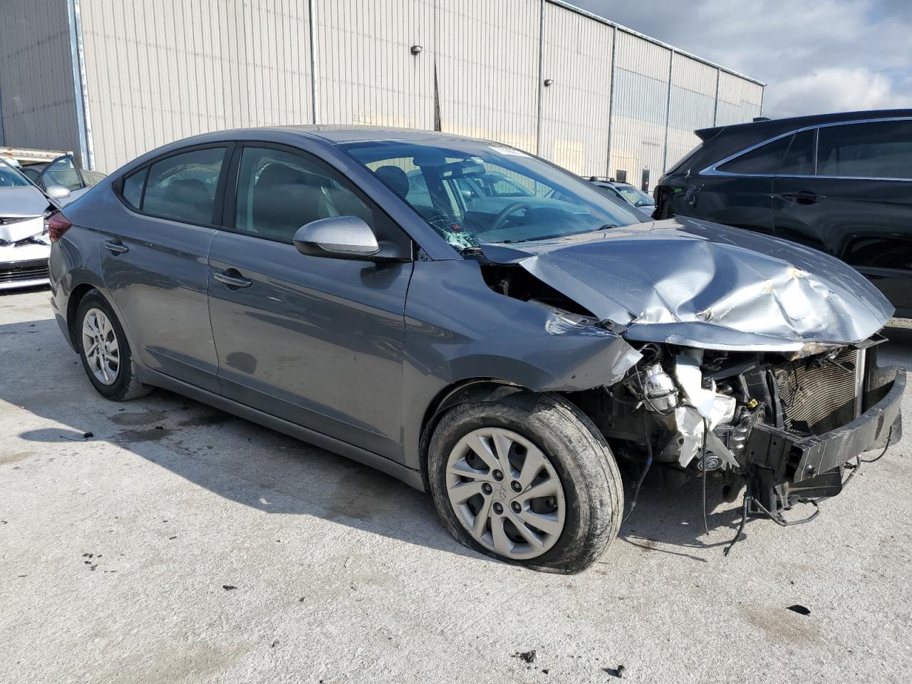 2019 Hyundai Elantra Se vin: KMHD74LF2KU833732