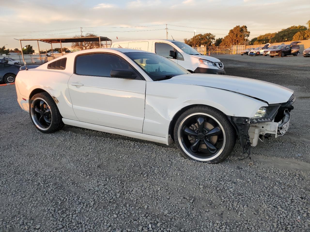 Lot #3030670102 2013 FORD MUSTANG