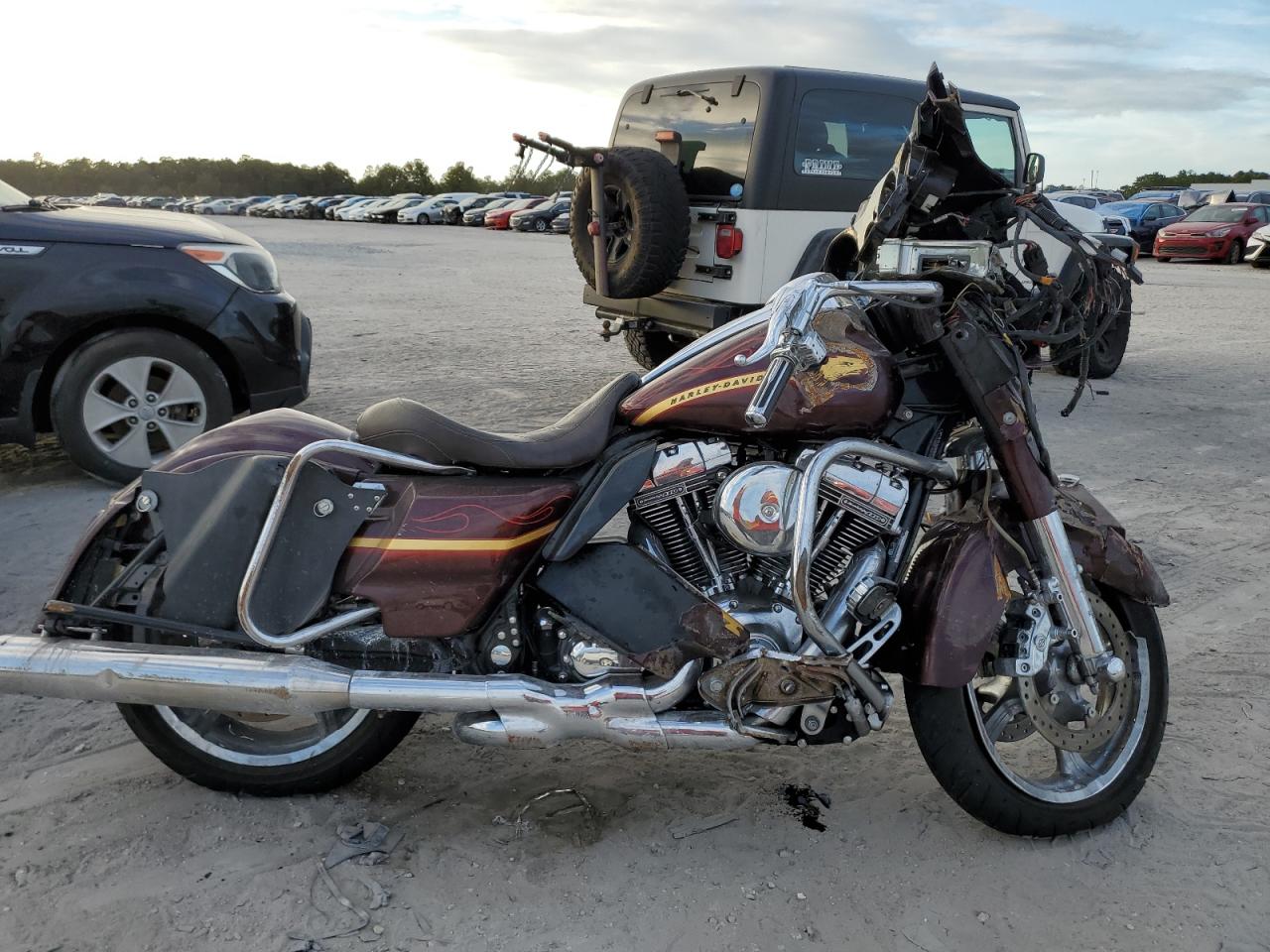 Harley Davidson CVO Street Glide 2010 FLHXSE