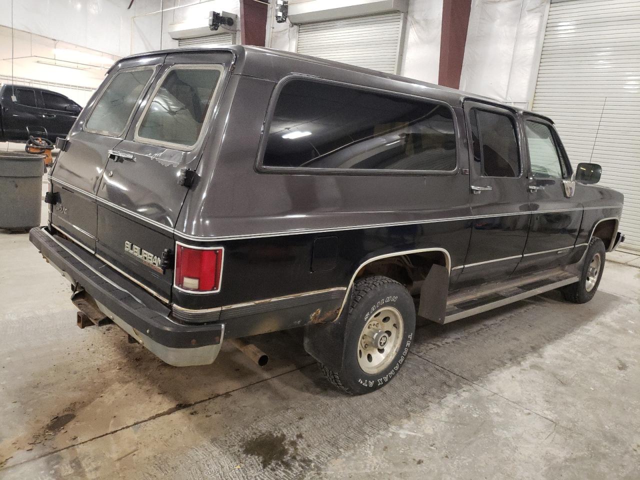 Lot #3030434475 1991 GMC SUBURBAN V