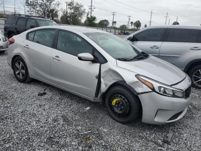 VIN 3KPFL4A74JE252797 2018 KIA FORTE no.4