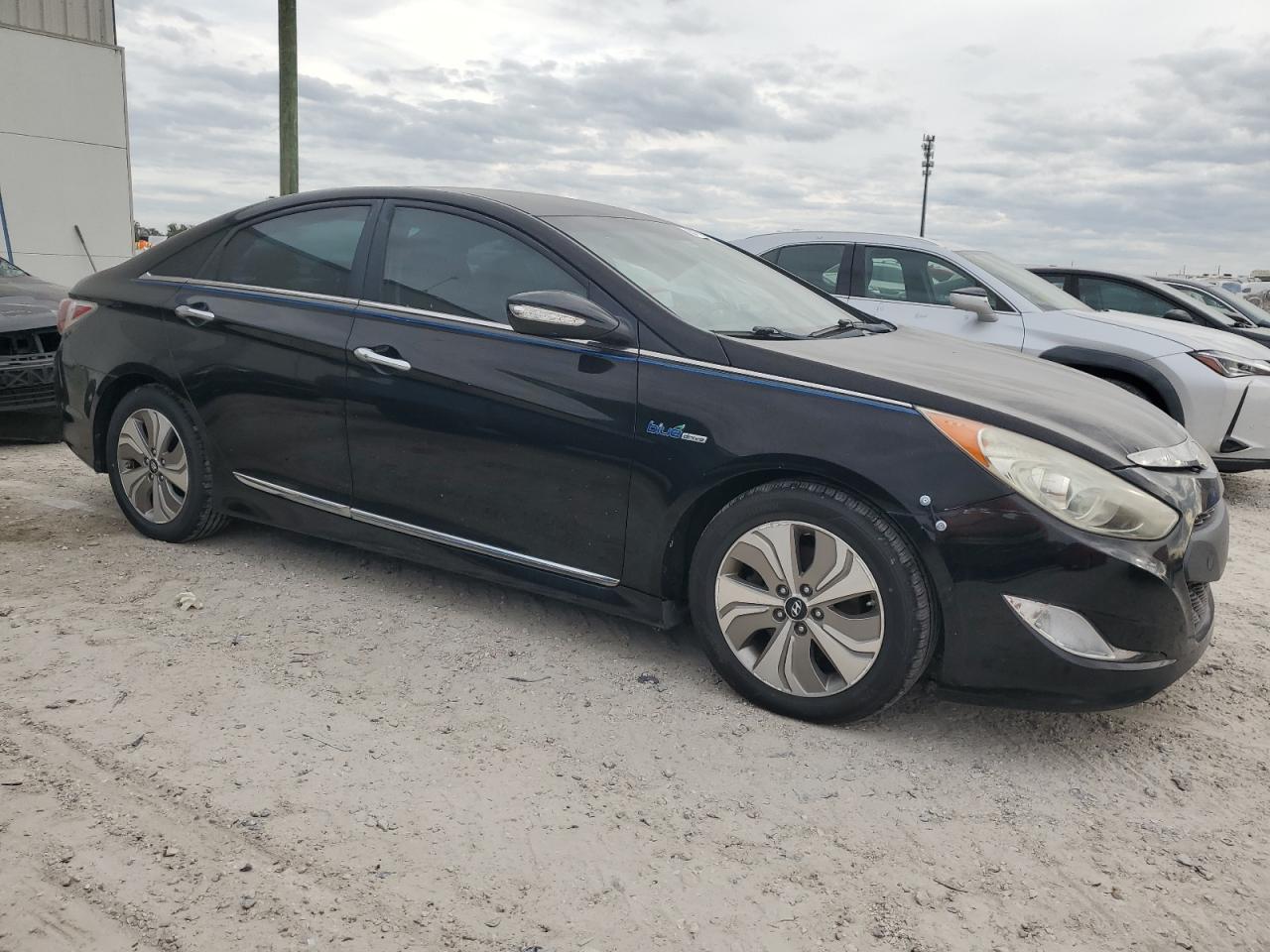 Lot #2991308100 2013 HYUNDAI SONATA HYB