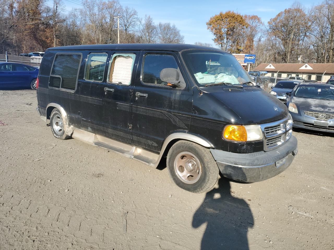 Lot #2988887013 2001 DODGE RAM VAN B1