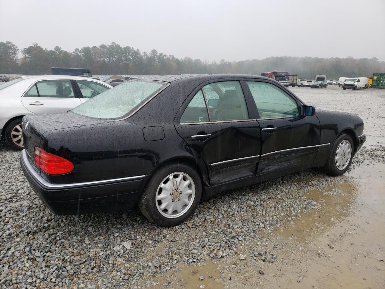 Lot #3006509093 1999 MERCEDES-BENZ E 320