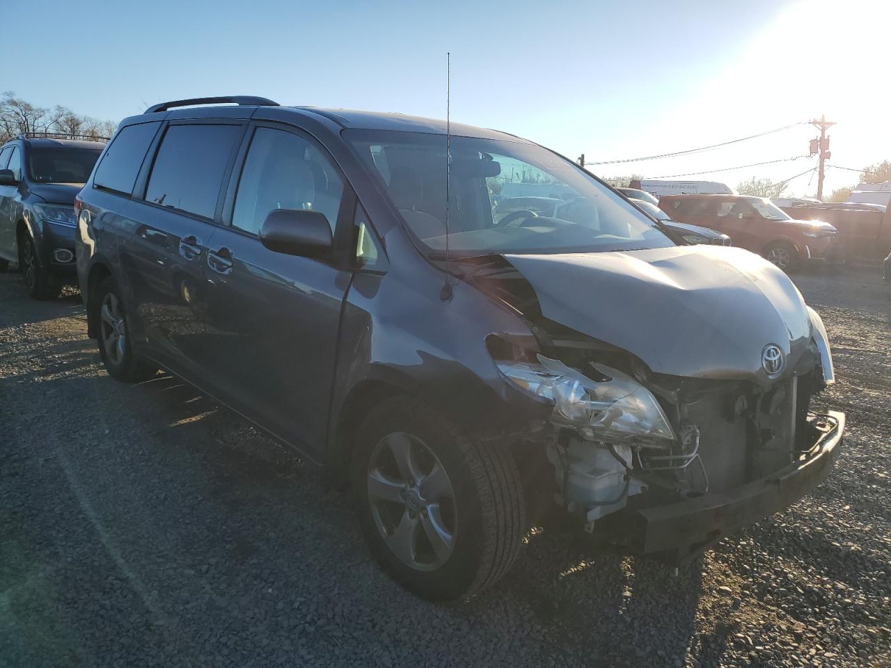 Lot #3033077996 2014 TOYOTA SIENNA LE