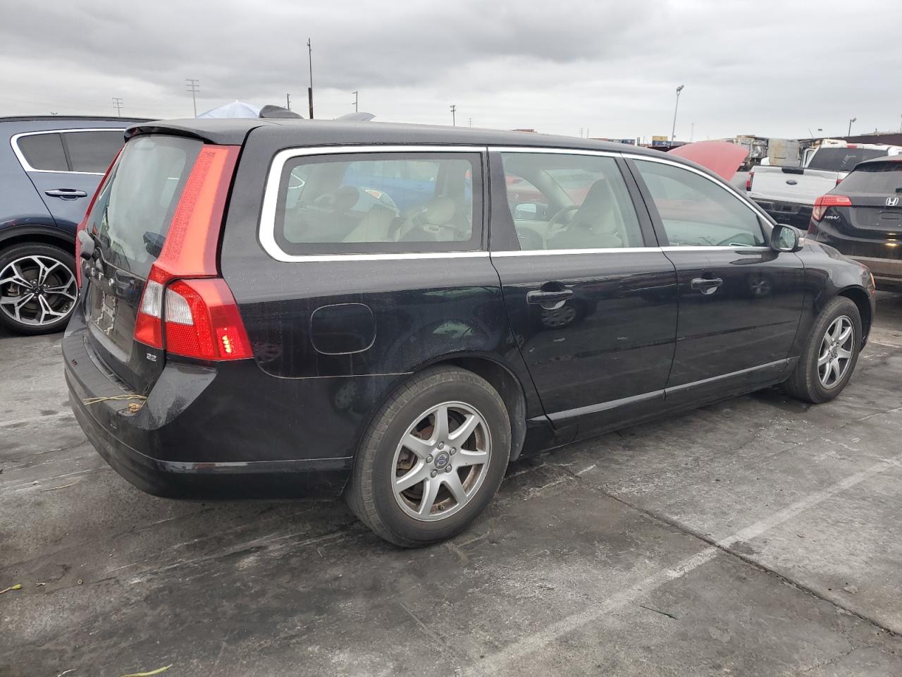 Lot #3048389740 2009 VOLVO V70 3.2