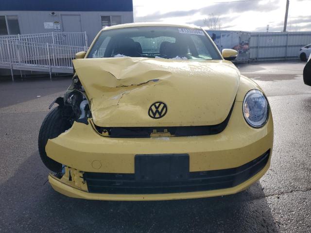 VIN 3VWH17AT4FM636845 2015 VOLKSWAGEN BEETLE no.5