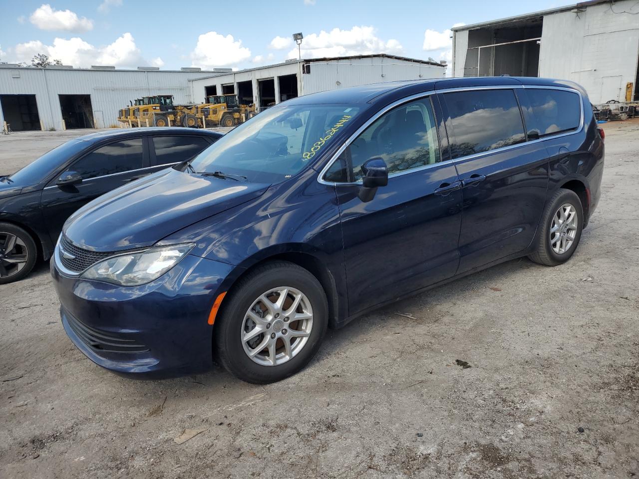 Lot #2974504457 2020 CHRYSLER VOYAGER LX