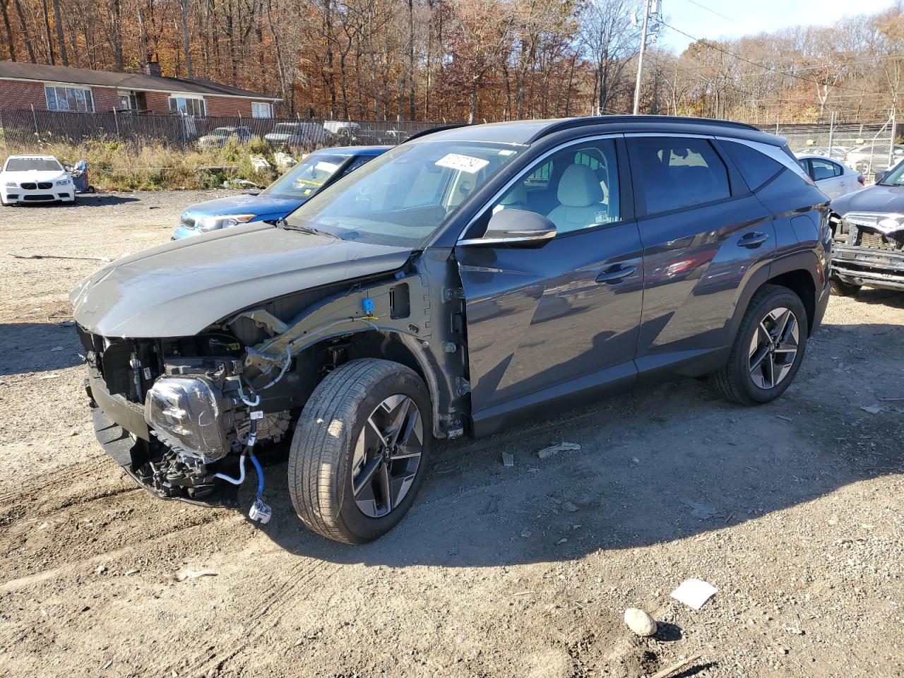  Salvage Hyundai TUCSON