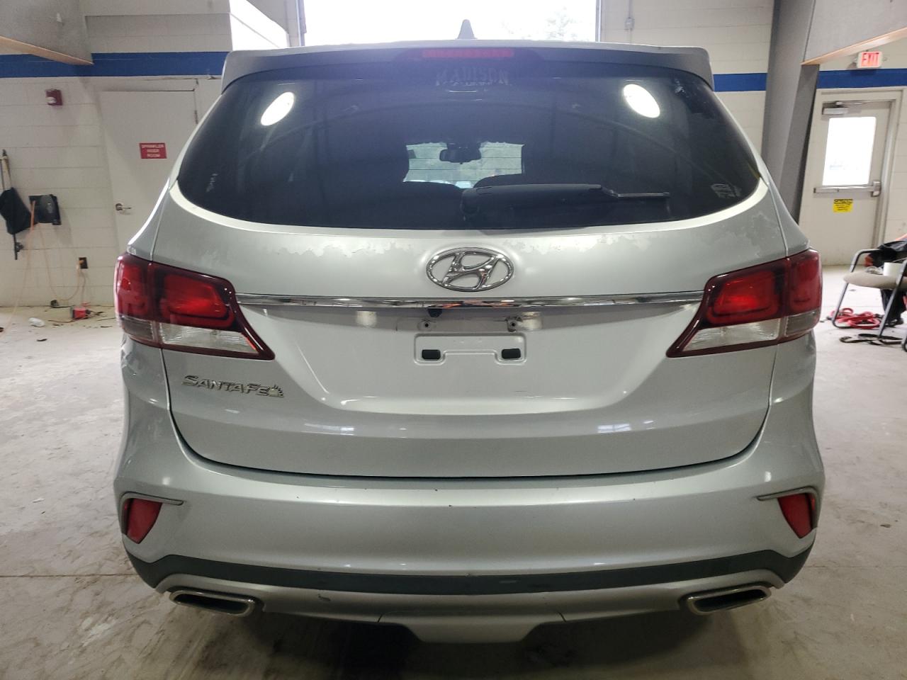 Lot #3025816304 2017 HYUNDAI SANTA FE S