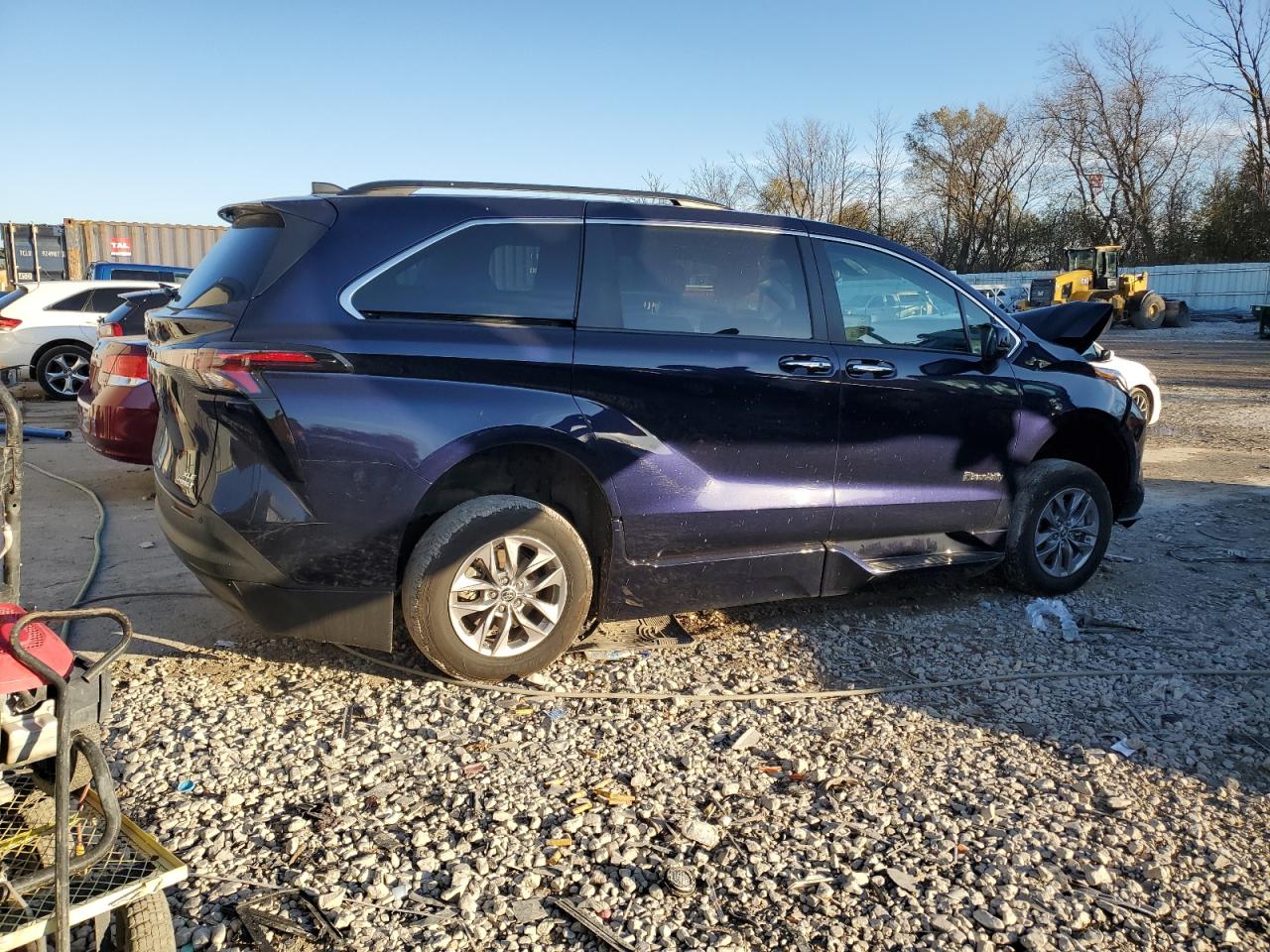 Lot #3024079655 2023 TOYOTA SIENNA XLE