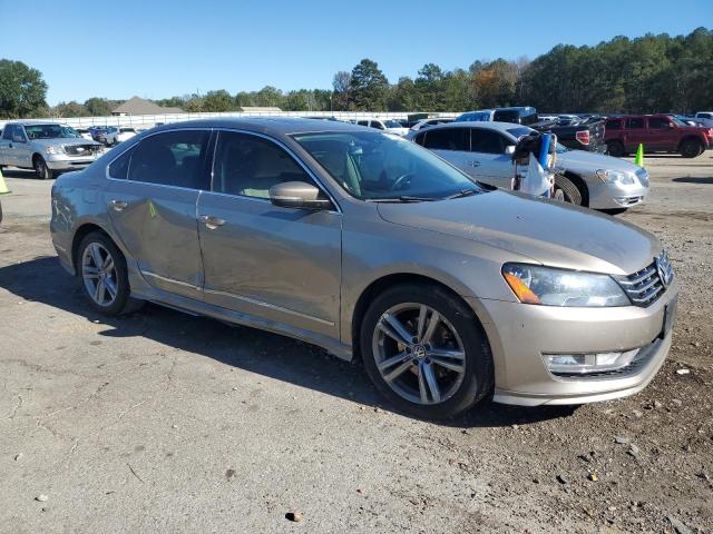 2015 VOLKSWAGEN PASSAT SEL - 1VWCM7A38FC069980