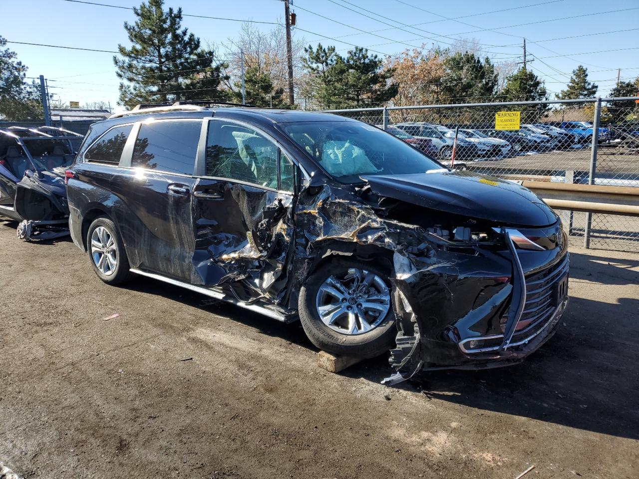 Lot #3028793716 2023 TOYOTA SIENNA LIM