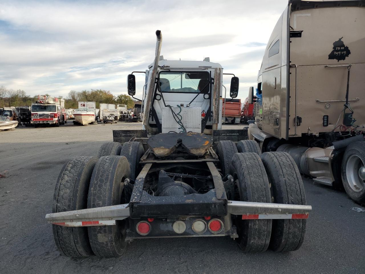 Lot #2964457249 2016 MACK 600 CHU600