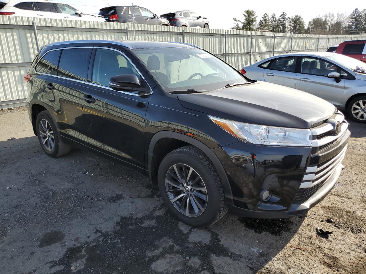 Lot #3033236898 2017 TOYOTA HIGHLANDER