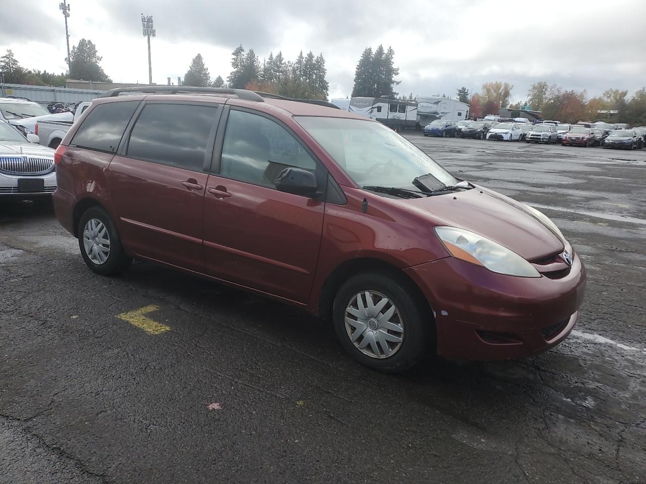 Lot #2989443626 2007 TOYOTA SIENNA CE