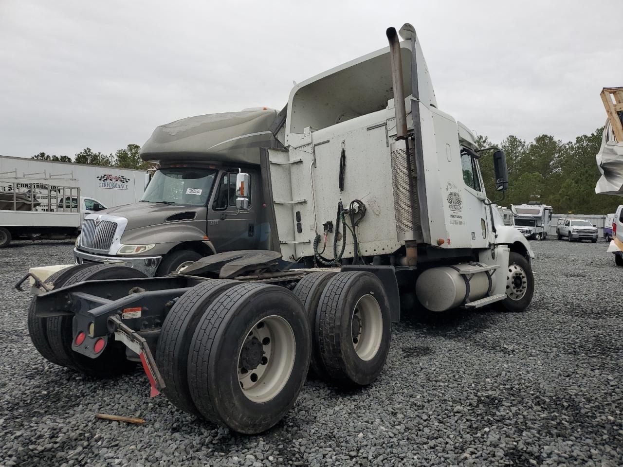 Lot #2996691491 2006 FREIGHTLINER CONVENTION