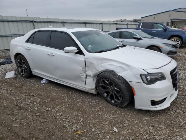 VIN 2C3CCABG7JH261440 2018 CHRYSLER 300 no.4