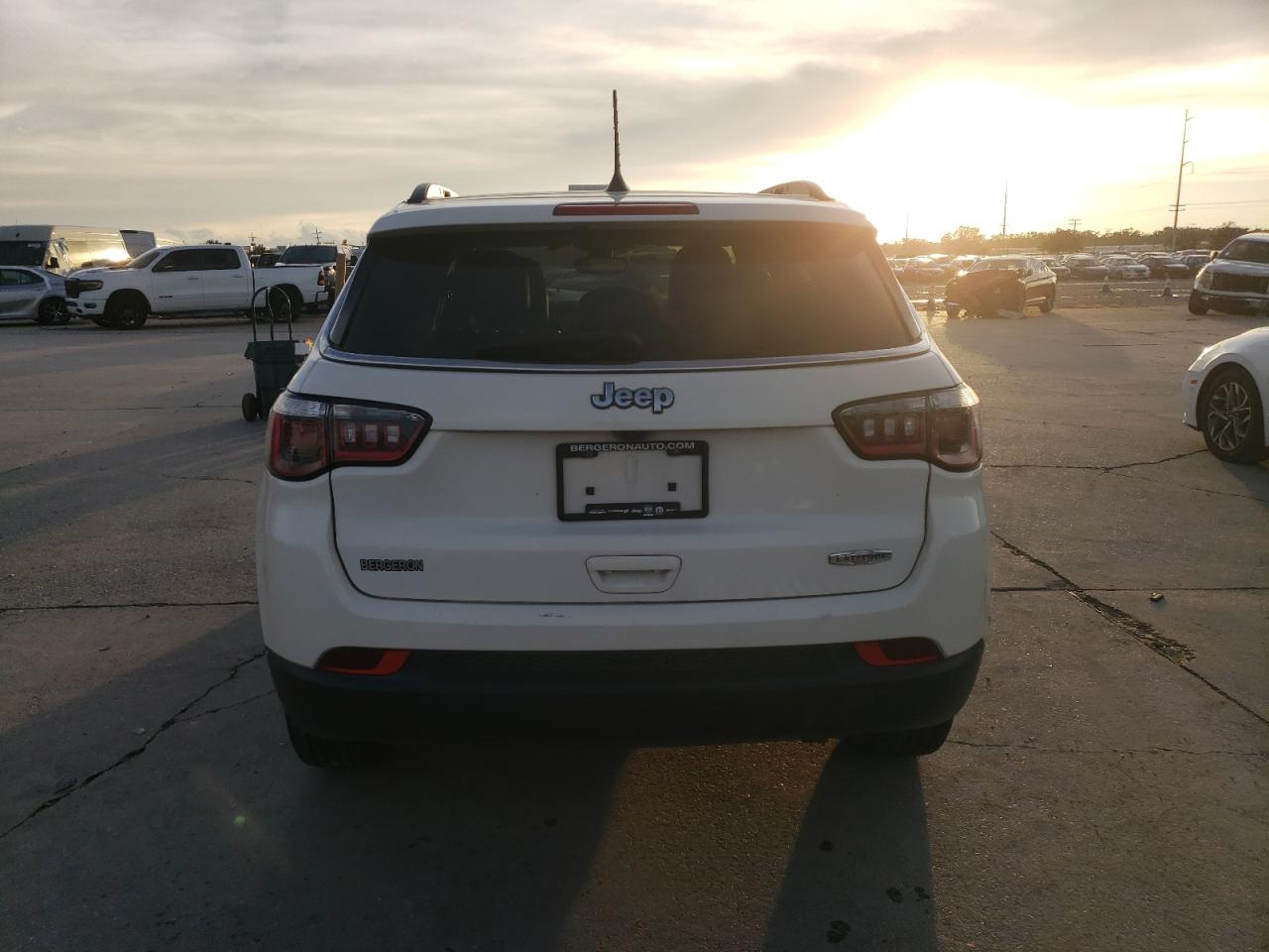 Lot #3029628114 2019 JEEP COMPASS LA