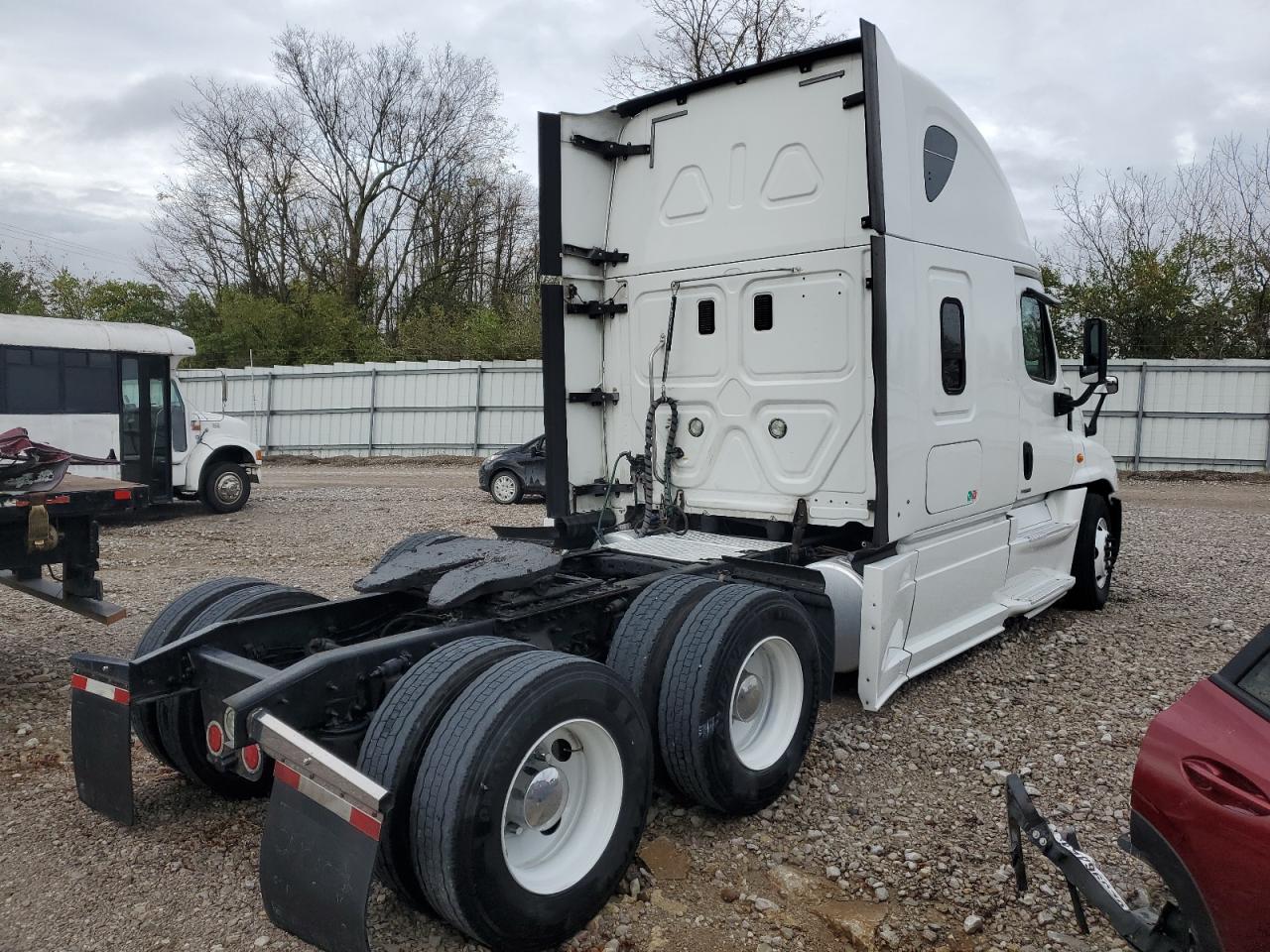 Lot #2961965209 2015 FREIGHTLINER CASCADIA 1