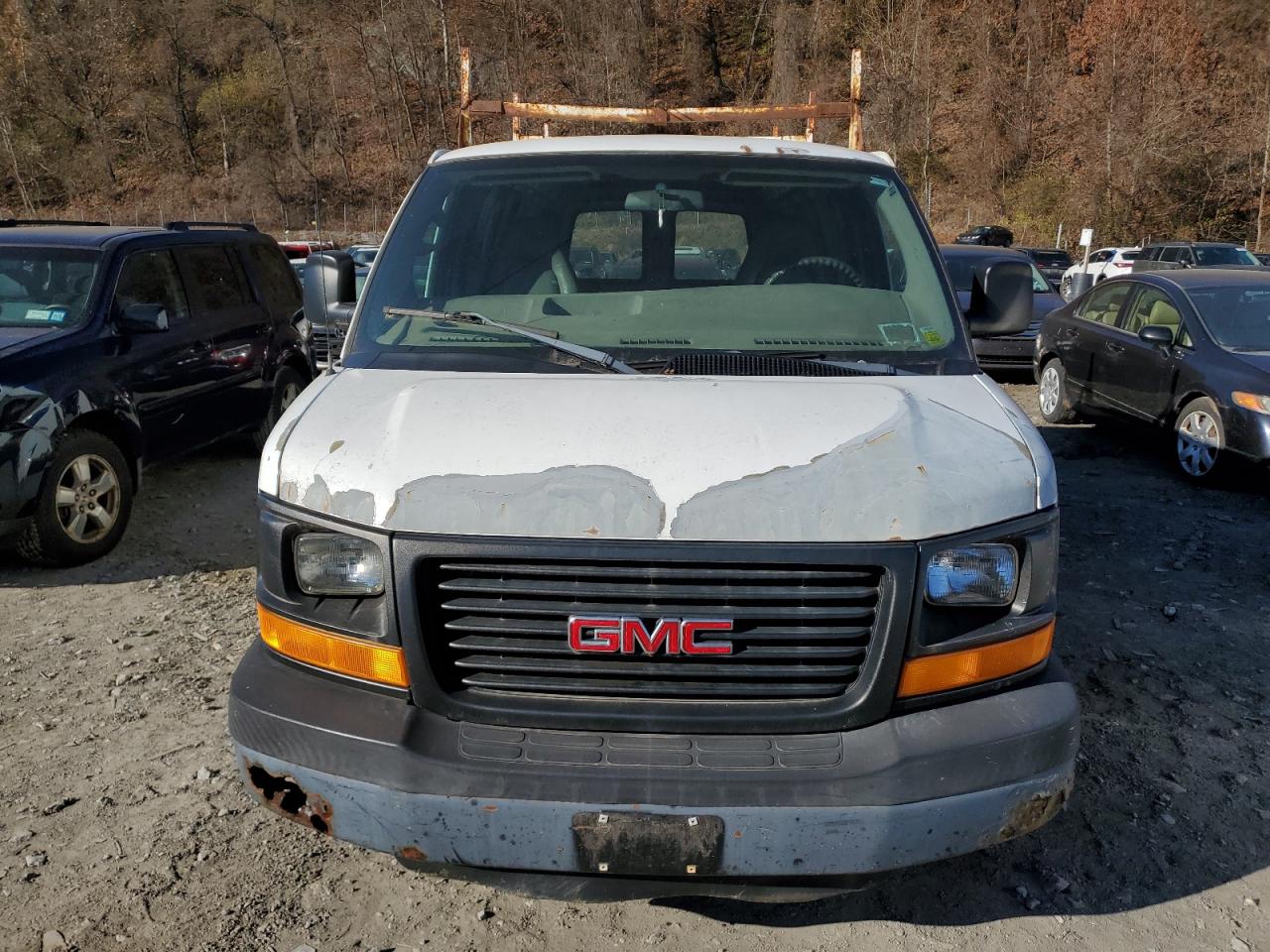 Lot #2986104150 2004 GMC SAVANA G25