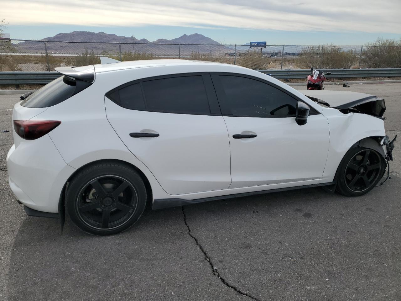 Lot #3024677611 2018 MAZDA 3 GRAND TO