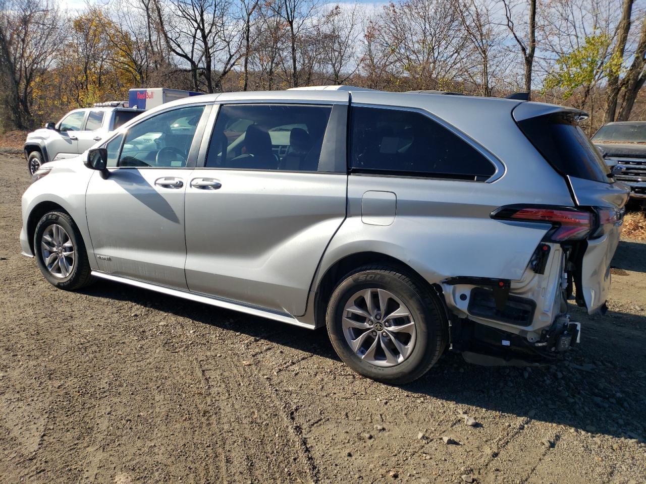 Lot #2994088419 2021 TOYOTA SIENNA LE