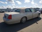 LINCOLN TOWN CAR photo